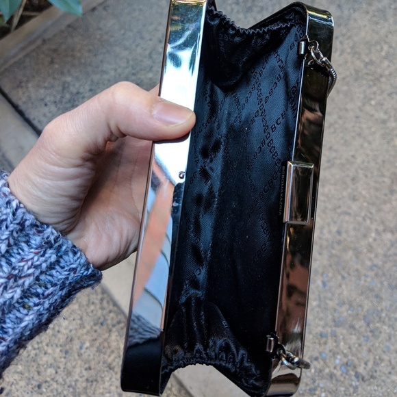 BCBG clutch _authentic - Picture 3 of 6